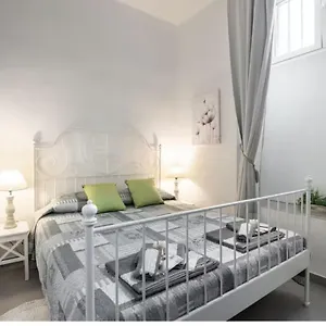 trastevere-romes-heart-charming-cozy-appartment.it-romehotels.com/
